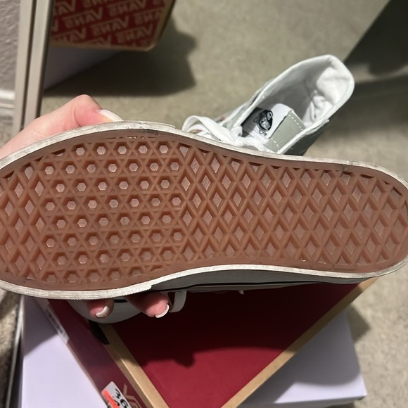 Floral embroidered vans - Picture 3 of 4